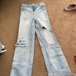 size 4 ZARA ripped jeans